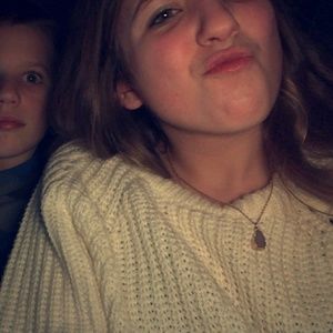 Meet your Posher, Maya